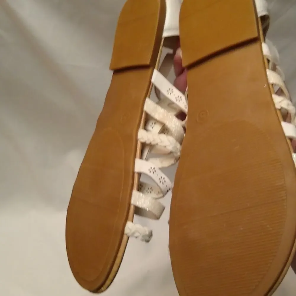 NWOT So Girl’s Size 5 M Gladiator Sandals Zip Back Beachball White